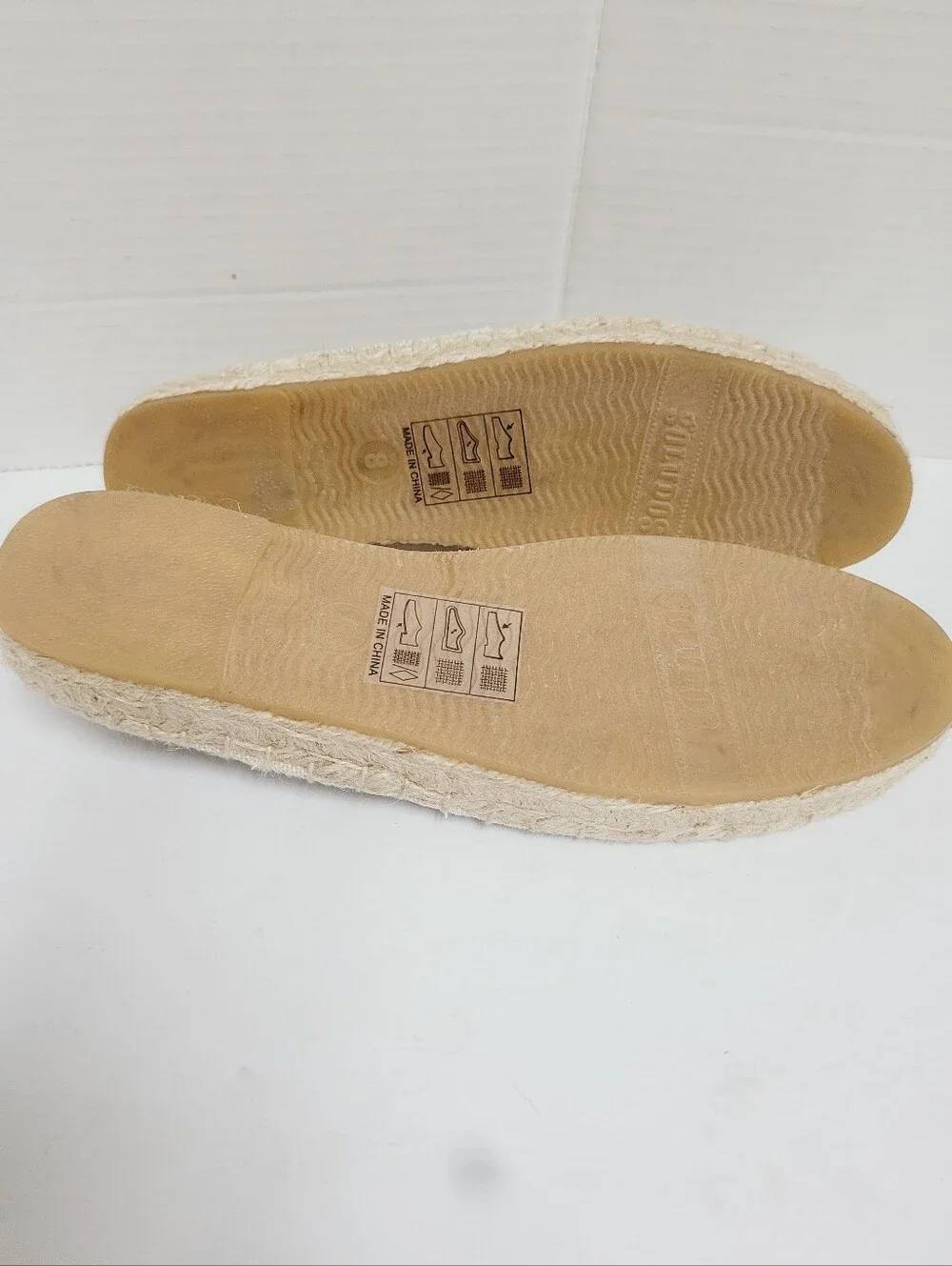 Soludos Sand Espadrilles with White Floral Embroidery Size 8 - Picture 10 of 12